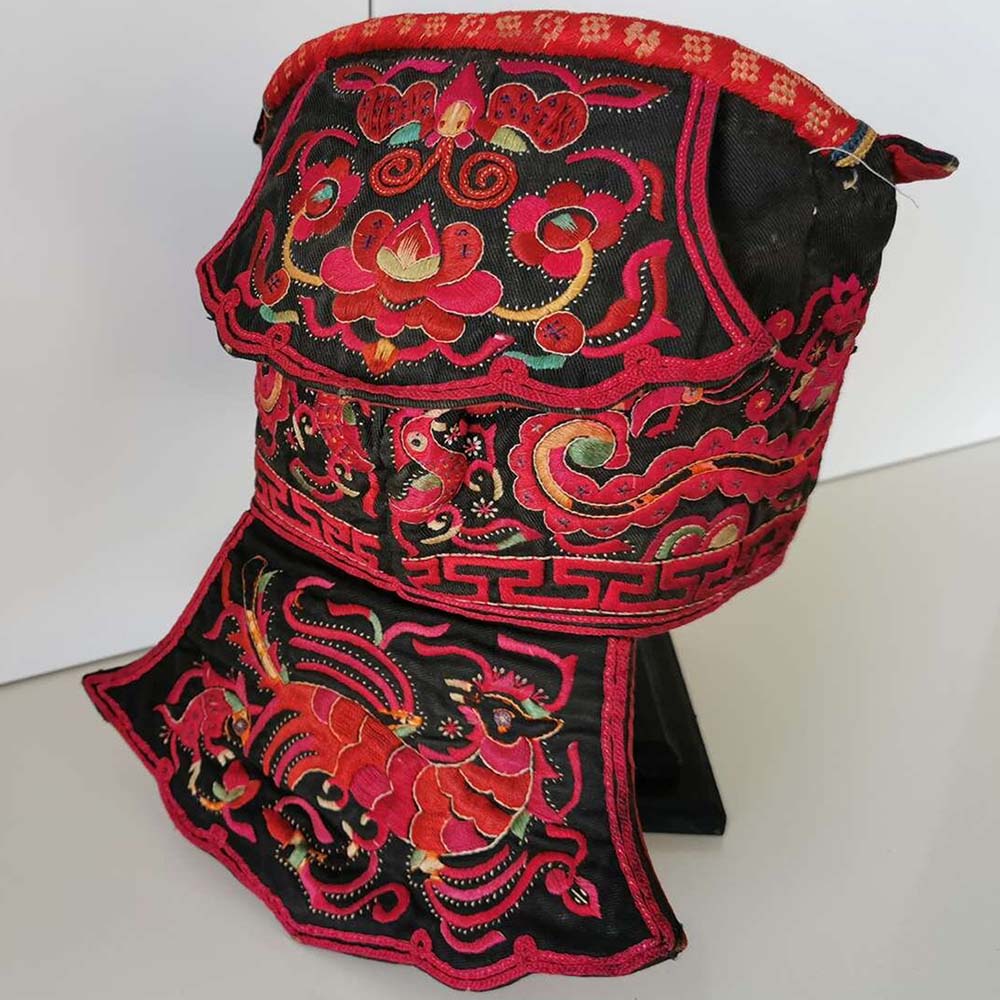 Holman Hawes Textile Collection - Gallery textiles
